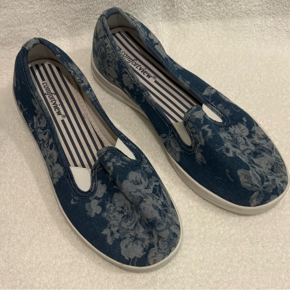 Comfortview Women's Denim Floral Loafers 10W